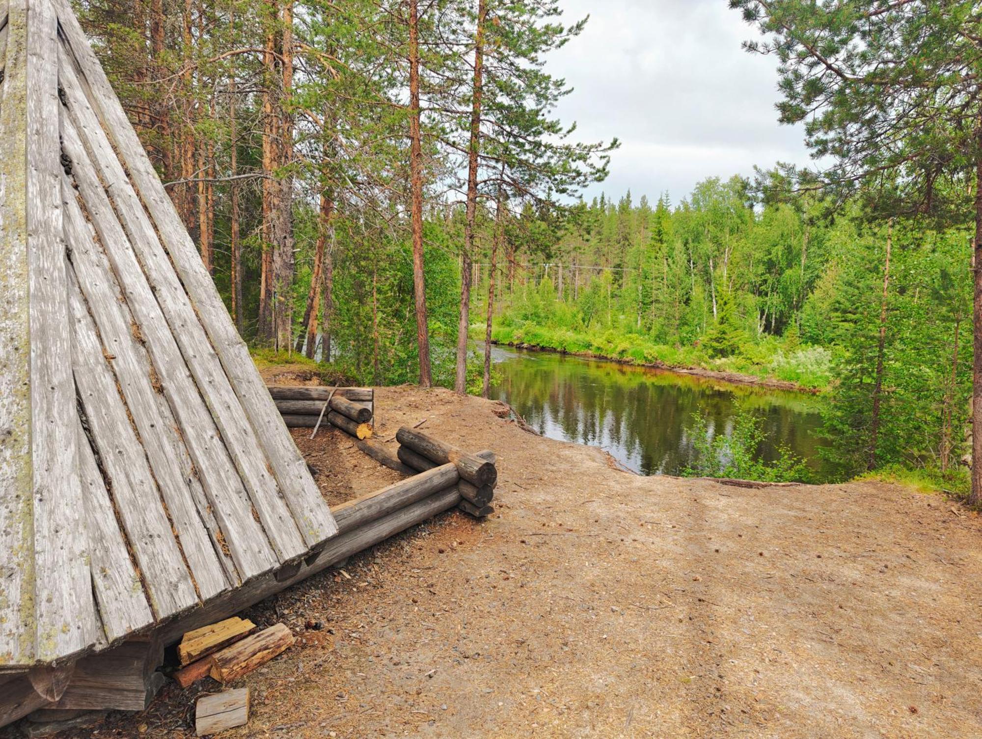 Lapland Riverside 7 Puolukka, Yllaes, Tiny With Sauna, Fireplace, Terrace, Bbq, Wifi, Ski, Fishing, Pets Ok * Äkäslompolo