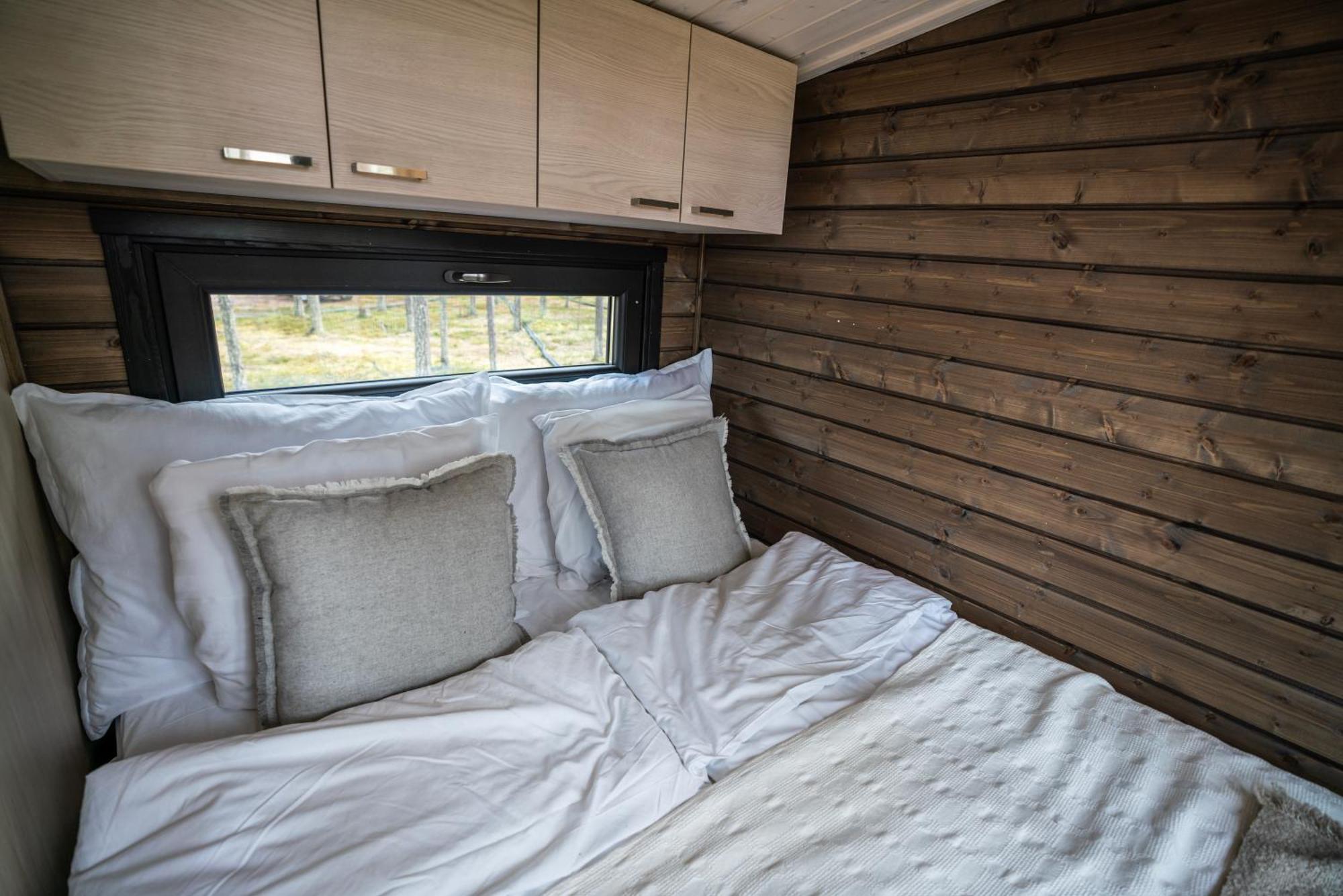 Lapland Riverside 7 Puolukka, Yllaes, Tiny With Sauna, Fireplace, Terrace, Bbq, Wifi, Ski, Fishing, Pets Ok * Äkäslompolo