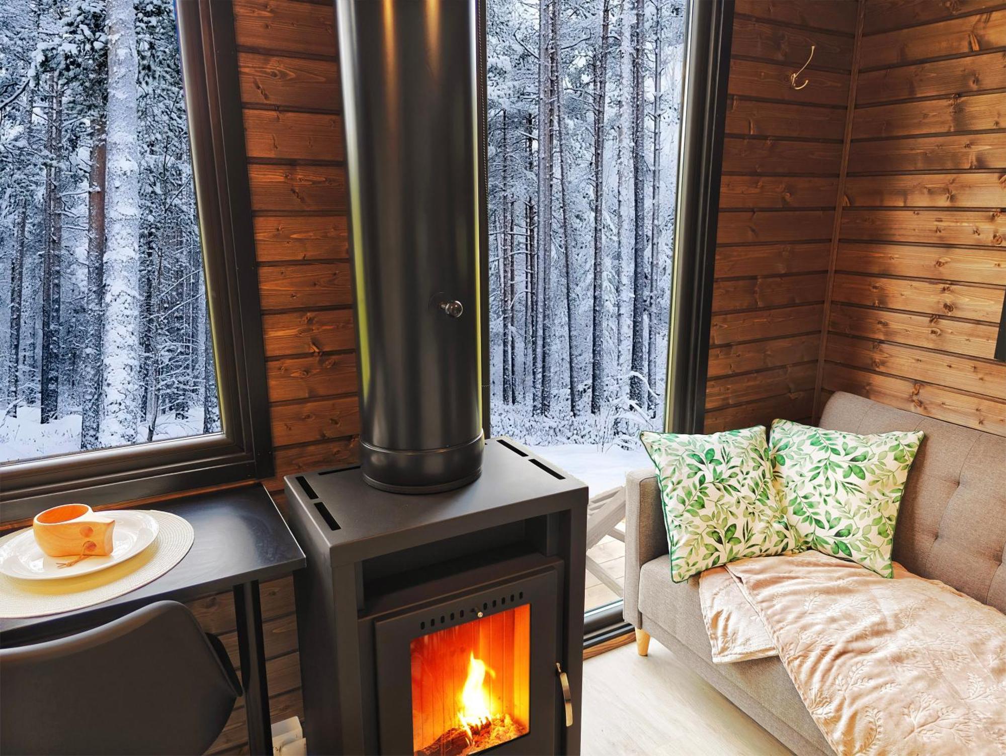 Lapland Riverside 7 Puolukka, Yllaes, Tiny With Sauna, Fireplace, Terrace, Bbq, Wifi, Ski, Fishing, Pets Ok Chalet