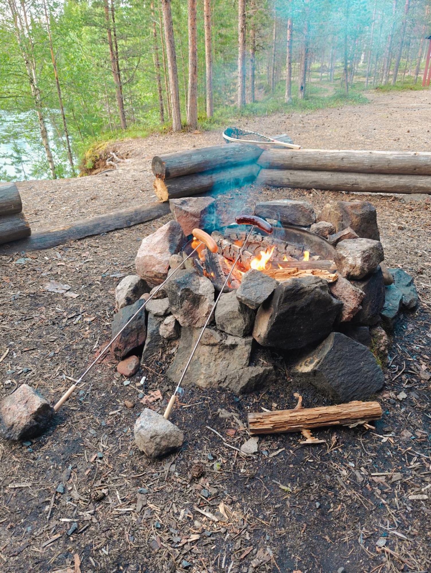 Chalet Lapland Riverside 7 Puolukka, Yllaes, Tiny With Sauna, Fireplace, Terrace, Bbq, Wifi, Ski, Fishing, Pets Ok