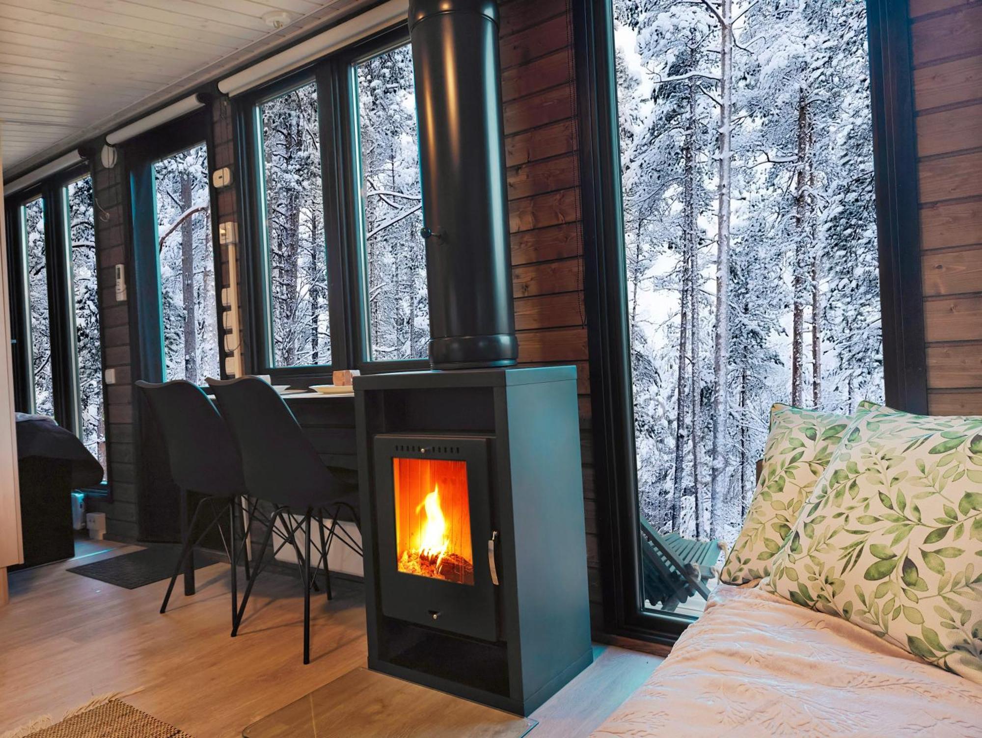 Chalet Lapland Riverside 7 Puolukka, Yllaes, Tiny With Sauna, Fireplace, Terrace, Bbq, Wifi, Ski, Fishing, Pets Ok *